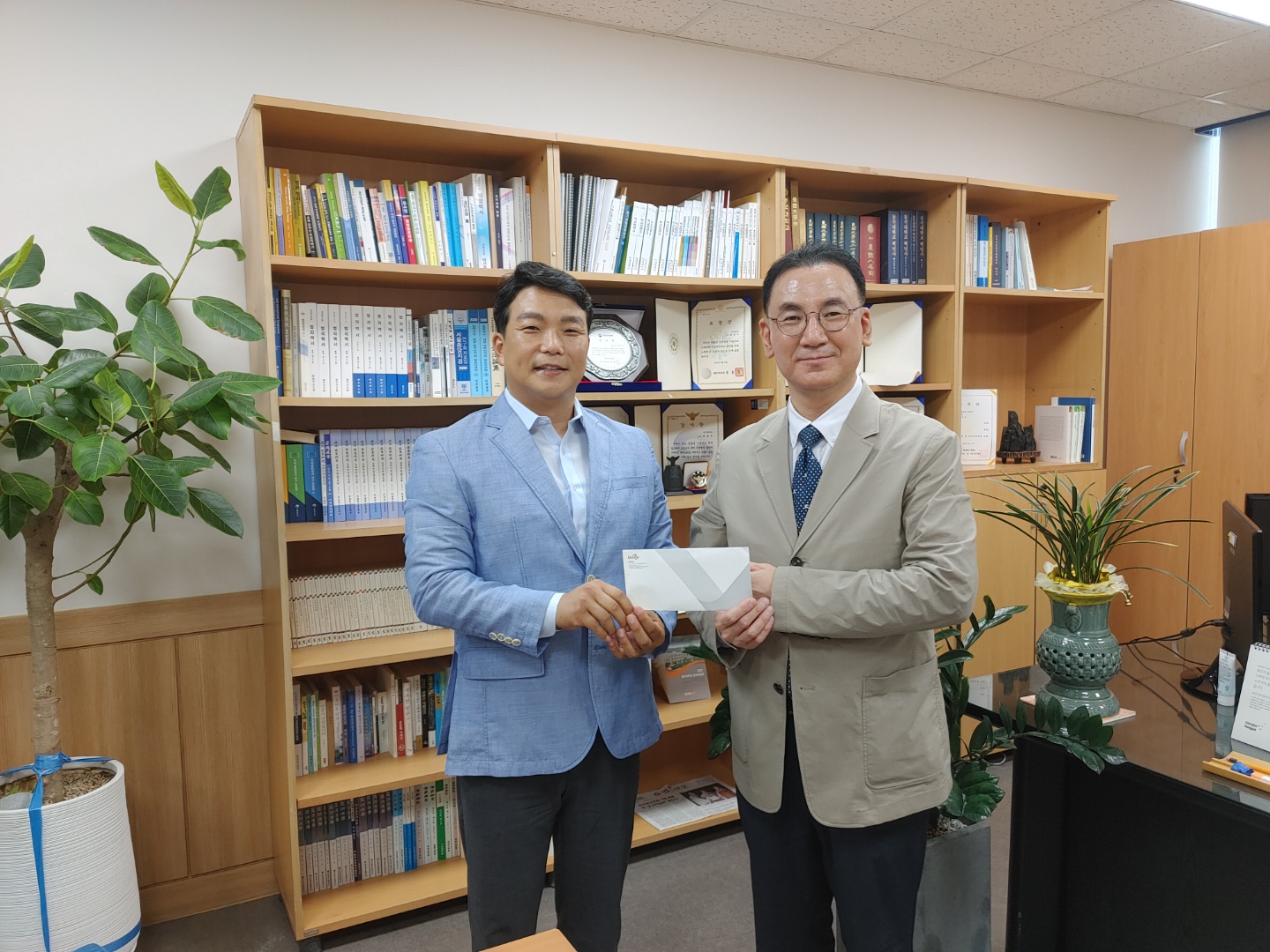 배성한 원우님 법무대학원 발전기금 전달식(2022.07.18.)